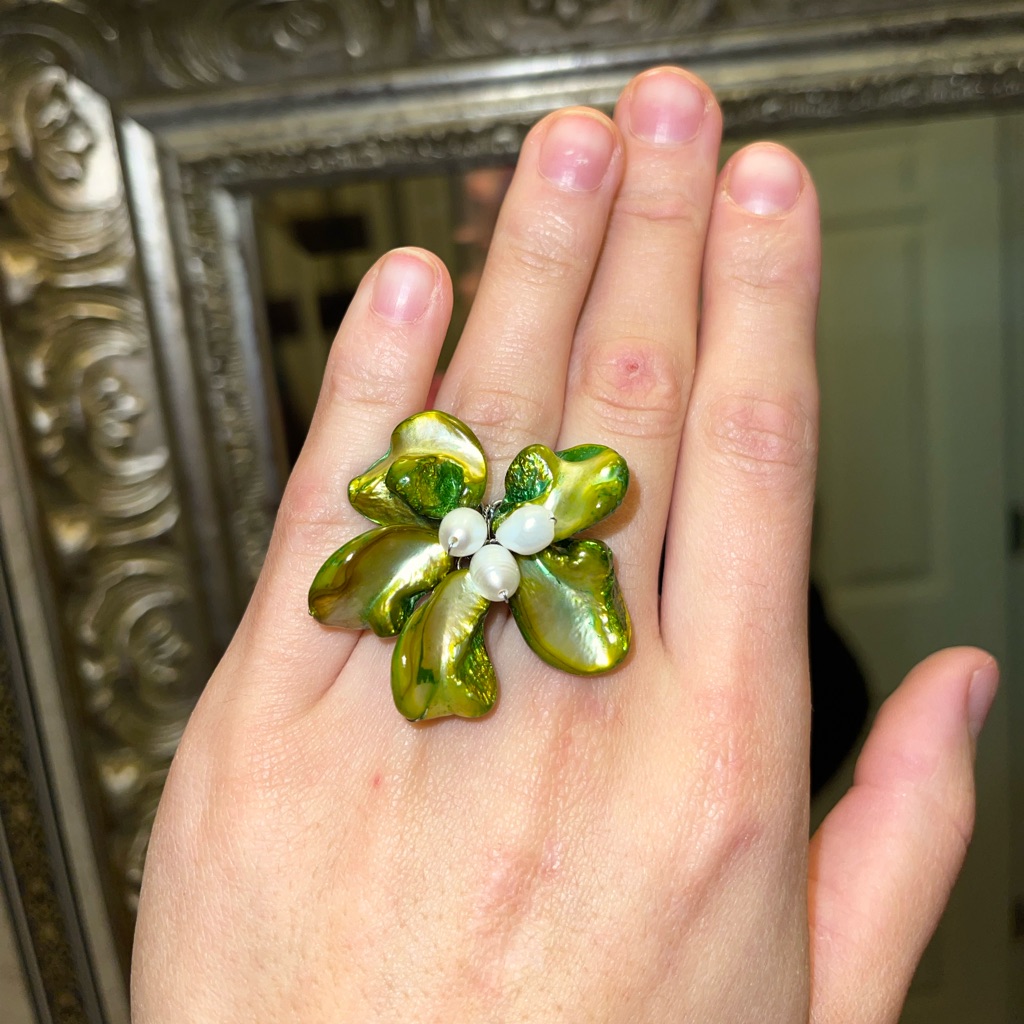 Adjustable Green Flower Ring